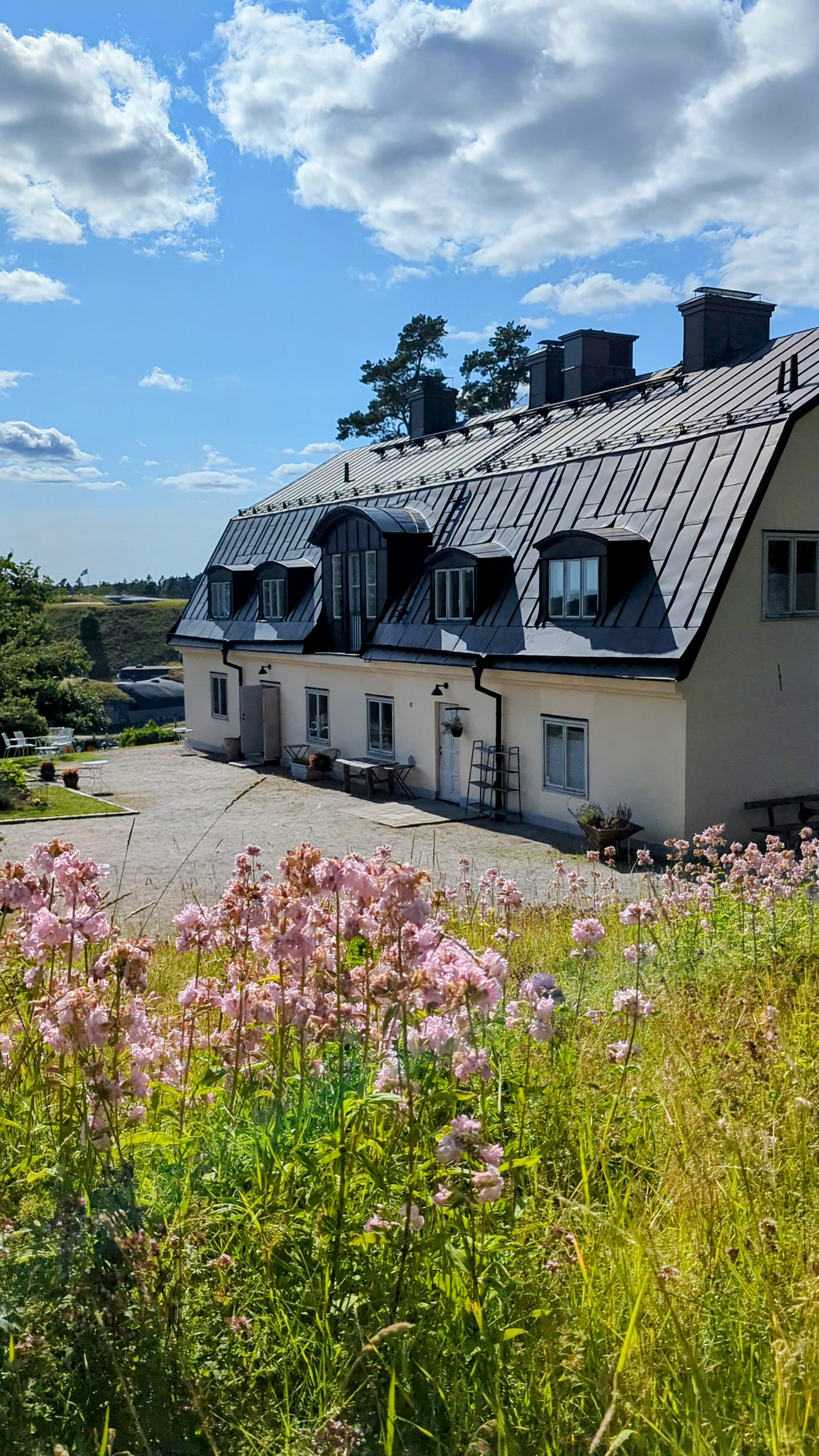 Fredriksborg Hotel - stay by a fortress